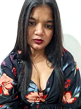 Snapshot of DIMPLE-GIRL88 chatting on 12/17/25, 05:51 DIMPLE-GIRL88 online show from 12/17/25, 05:51