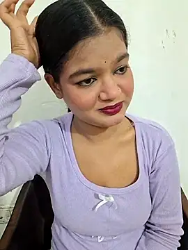 Snapshot of DIMPLE-GIRL88 chatting on 11/18/25, 04:05 DIMPLE-GIRL88 online show from 11/18/25, 04:05