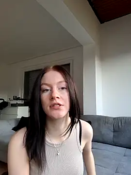 Lilly hase online show from 11/17/25, 09:46