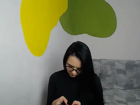 divina kira online show from 12/14/25, 07:36