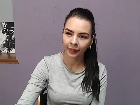 divina kira online show from 12/04/25, 08:02