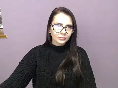 divina kira online show from 11/25/25, 08:03