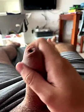 Yannick04 online show from 11/12/25, 01:37