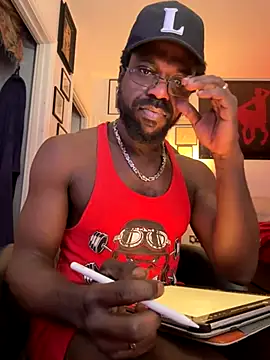 SirDaddylicious online show from 11/12/25, 09:18