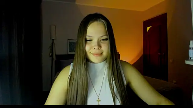 Snapshot of Kira_love_81 chatting on 05/26/26, 07:45 Kira love 81 online show from 05/26/26, 07:45