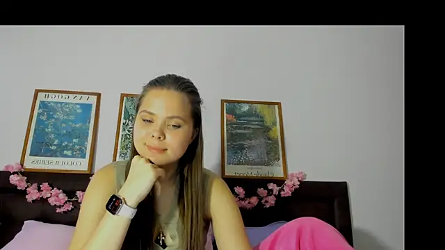 Snapshot of Kira_love_81 chatting on 06/09/26, 12:28 Kira love 81 online show from 06/09/26, 12:28
