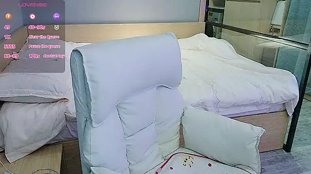 Snapshot of sasa_0002 chatting on 11/15/25, 09:57 sasa 0002 online show from 11/15/25, 09:57