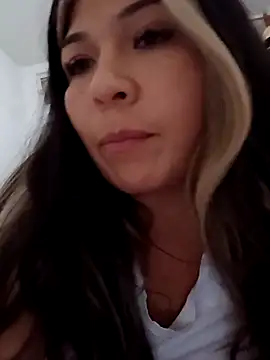 LatinaCalienteMilf online show from 11/12/25, 03:38