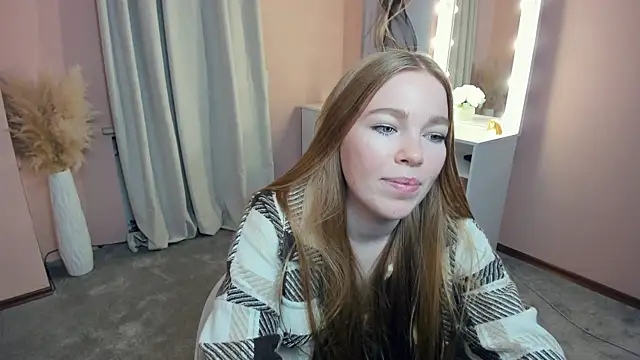 Snapshot of LavetaShiroma chatting on 11/18/25, 04:10 LavetaShiroma online show from 11/18/25, 04:10