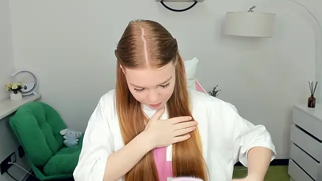 Snapshot of LavetaShiroma chatting on 11/28/25, 07:58 LavetaShiroma online show from 11/28/25, 07:58