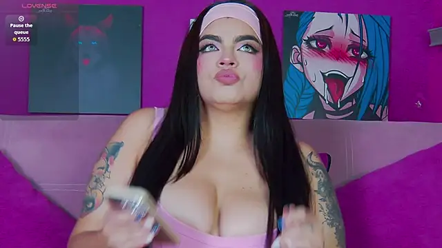 antonella contti  online show from 12/15/25, 07:52