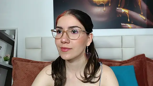 AriLumi online show from 11/24/25, 07:25