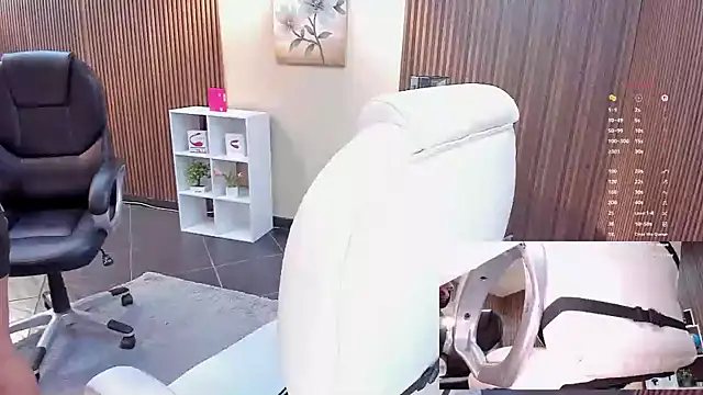 ElliSmith online show from 11/24/25, 06:52