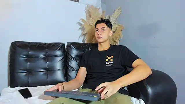 ZeusBrant online show from 04/07/26, 01:13