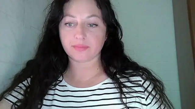 Snapshot of MelinaAx chatting on 06/26/26, 08:42 MelinaAx online show from 06/26/26, 08:42