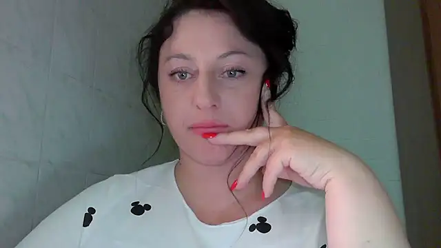 Snapshot of MelinaAx chatting on 06/14/26, 07:26 MelinaAx online show from 06/14/26, 07:26