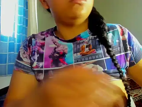 Snapshot of Sweet_Milk03 chatting on 12/13/25, 08:15 Sweet Milk03 online show from 12/13/25, 08:15