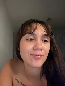 carolsapequinha online show from 05/05/26, 04:26