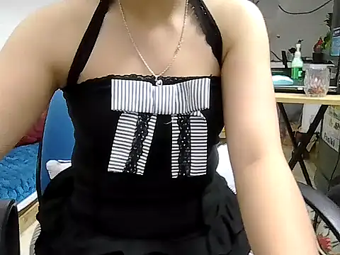 emii207 online show from 11/29/25, 12:38