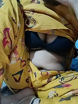 Snapshot of beutiful_hot chatting on 07/10/26, 02:44 beutiful hot online show from 07/10/26, 02:44
