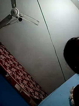 beutiful hot online show from 11/18/25, 06:00