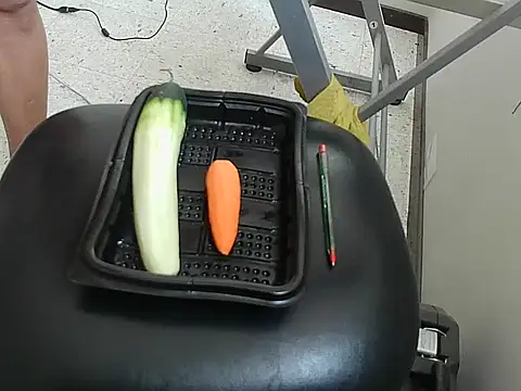 ivana latina online show from 12/19/25, 07:16