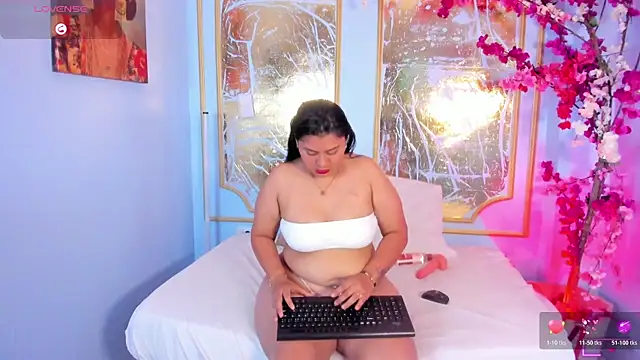 luna blaze cr online show from 11/24/25, 07:58