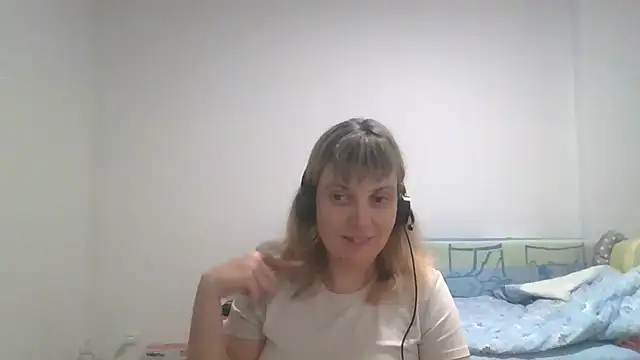 Snapshot of CherieAdair chatting on 11/15/25, 04:00 CherieAdair online show from 11/15/25, 04:00