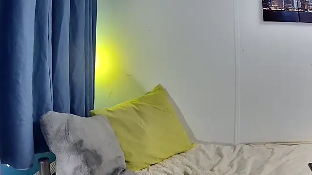 Leila cam18 online show from 11/17/25, 03:43