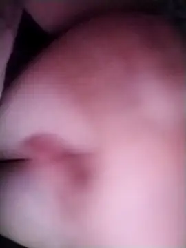 Snapshot of carolinateton chatting on 11/26/25, 03:01 carolinateton online show from 11/26/25, 03:01