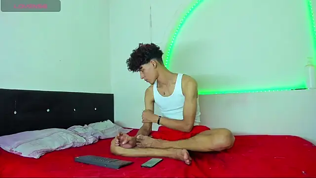 kaiborman00 online show from 03/21/26, 02:57