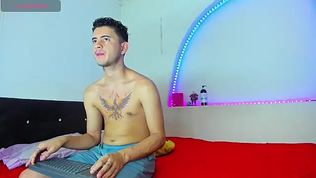 kaiborman00 online show from 11/19/25, 06:52