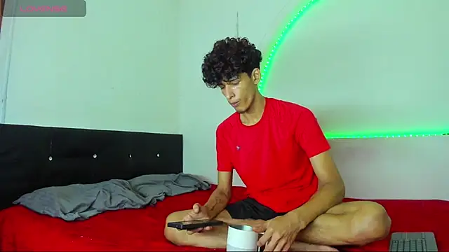 kaiborman00 online show from 04/16/26, 02:56