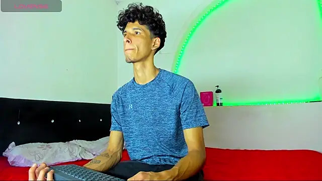 kaiborman00 online show from 03/02/26, 04:02