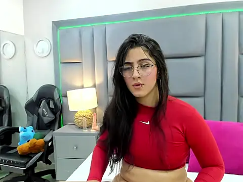 LuisaFranco online show from 11/30/25, 04:13