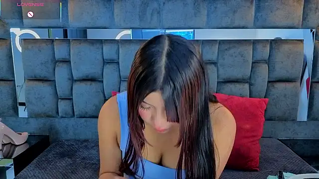 IssaJones  online show from 02/17/26, 07:55