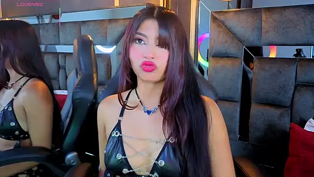 IssaJones  online show from 02/28/26, 08:52