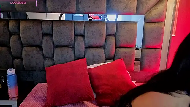 IssaJones  online show from 03/13/26, 09:20