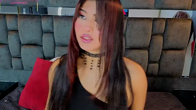 IssaJones  online show from 02/02/26, 05:56