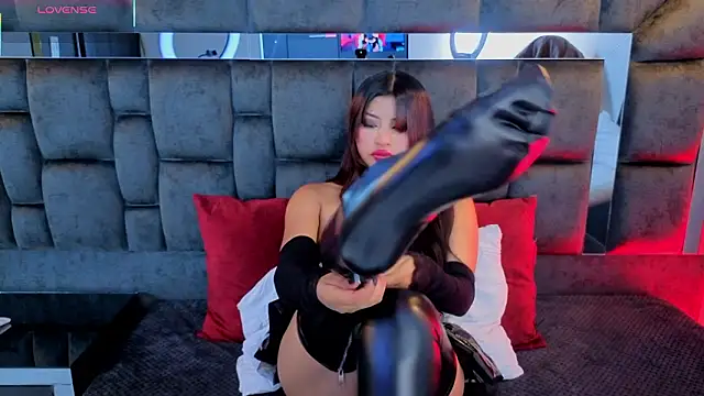 IssaJones  online show from 03/09/26, 07:17