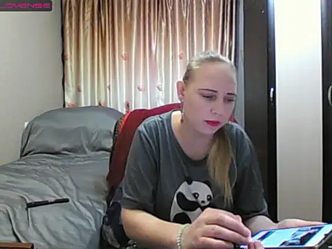 Snapshot of JenniDeep chatting on 02/17/26, 11:51 JenniDeep online show from 02/17/26, 11:51