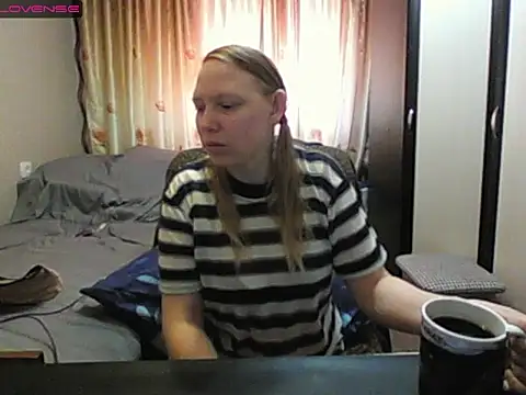 Snapshot of JenniDeep chatting on 04/16/26, 08:15 JenniDeep online show from 04/16/26, 08:15