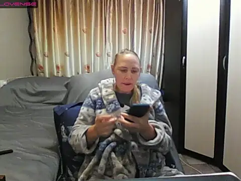 Snapshot of JenniDeep chatting on 06/01/26, 03:11 JenniDeep online show from 06/01/26, 03:11