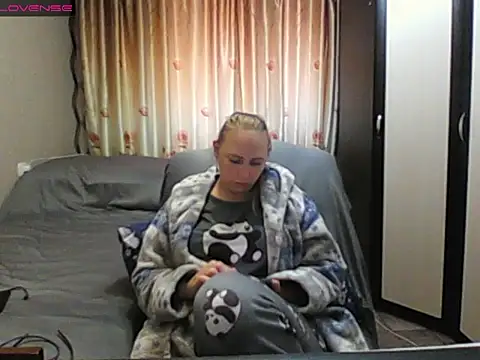 Snapshot of JenniDeep chatting on 06/02/26, 11:54 JenniDeep online show from 06/02/26, 11:54