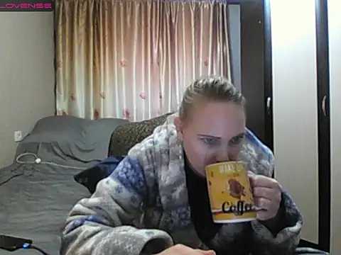 Snapshot of JenniDeep chatting on 03/07/26, 12:32 JenniDeep online show from 03/07/26, 12:32