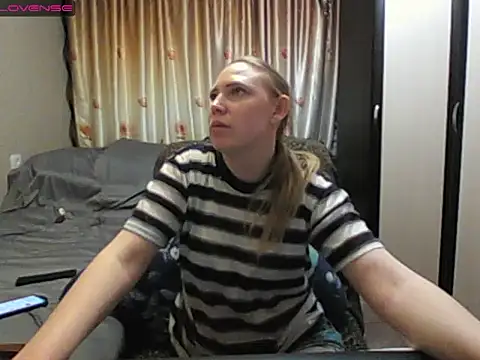 Snapshot of JenniDeep chatting on 04/15/26, 04:11 JenniDeep online show from 04/15/26, 04:11