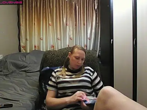 Snapshot of JenniDeep chatting on 04/16/26, 08:20 JenniDeep online show from 04/16/26, 08:20