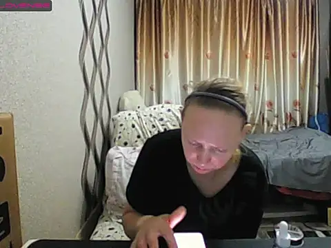 JenniDeep online show from 12/01/25, 08:21