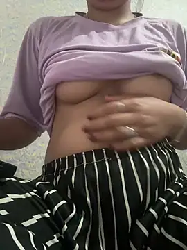 isha sharma2002 online show from 03/11/26, 12:15