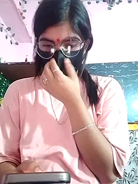 Snapshot of isha_sharma2002 chatting on 07/30/26, 06:23 isha sharma2002 online show from 07/30/26, 06:23